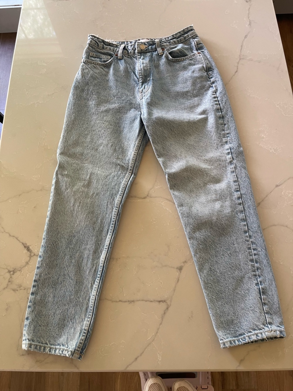 Zara Light Blue Denim Jeans with White Label
